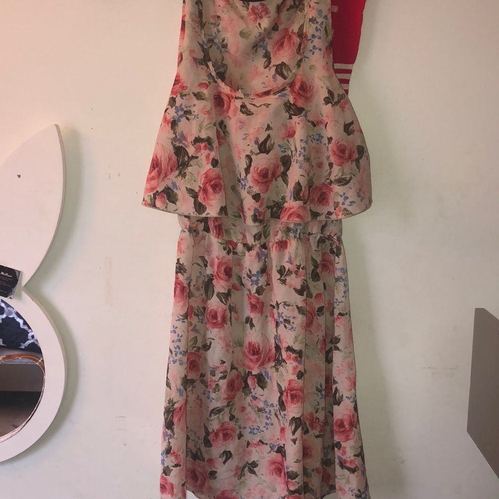 Flowered flowy dress